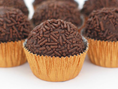 Presenteie com deliciosos brigadeiros