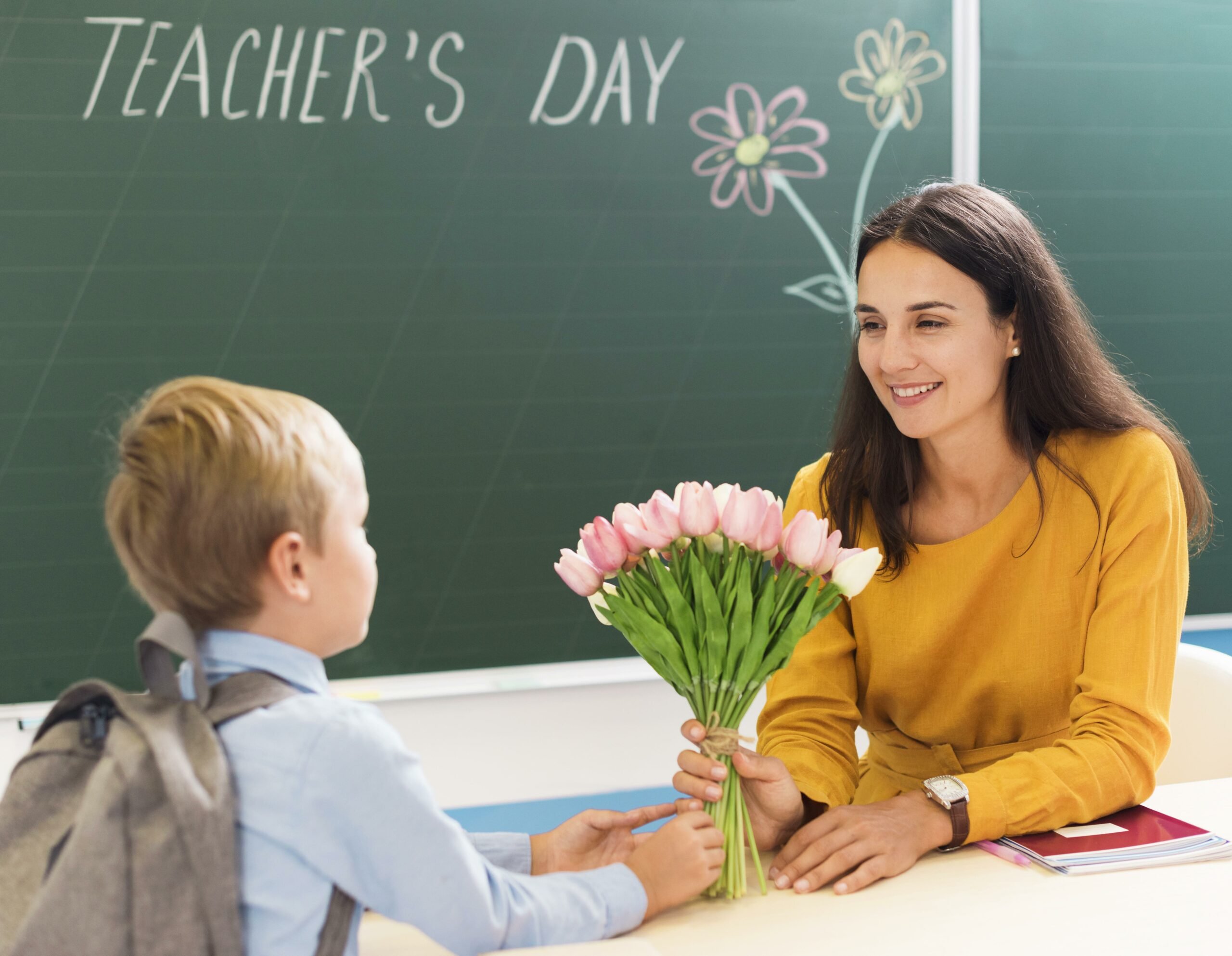 Comemore o Dia dos Professores com a Giuliana Flores