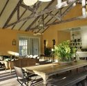 Casa de campo: como utilizar flores para decorações alegres