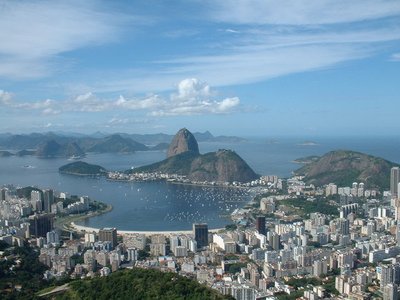 Qual foi a primeira cidade que a Giuliana Flores vendeu produtos fora de São Paulo?